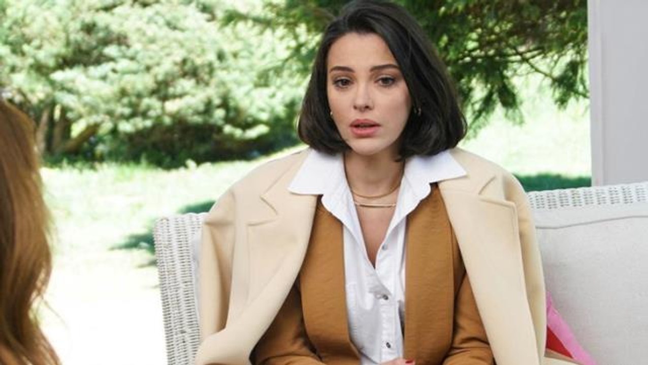 Tuvana Türkay, açtığı oyunculuk okulu için Lond...