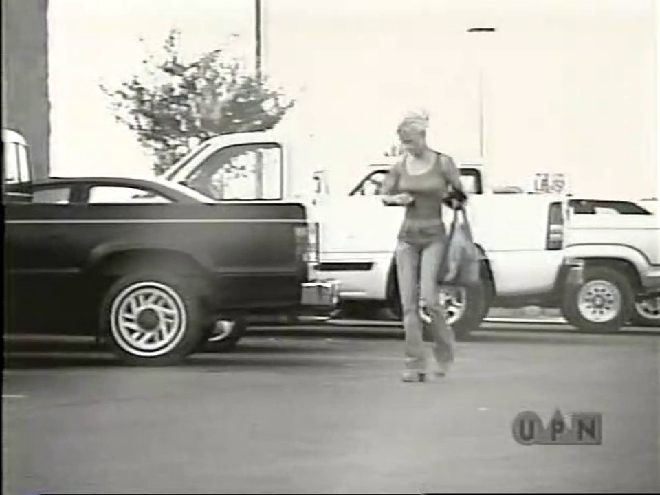 Someone Stalks The Undertaker's Wife (2001-06-07)