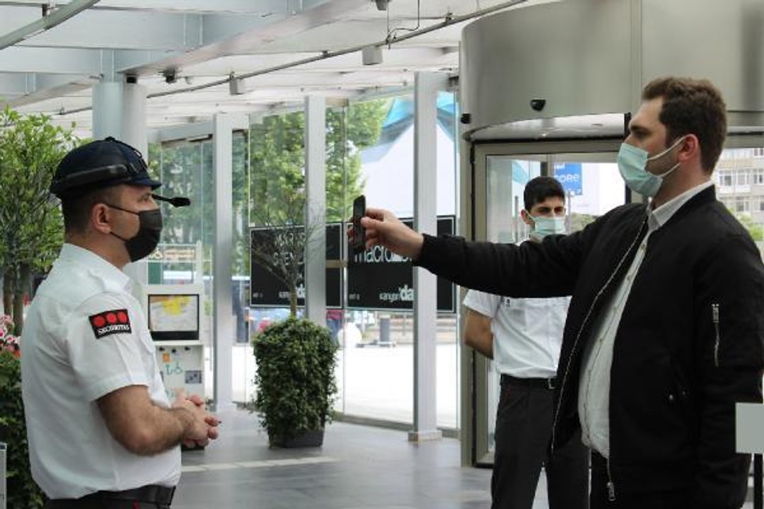 AVM'lerde artırılmış gerçeklik gözlüğüyle HES kodu sorgulama dönemi başladı