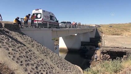 ŞANLIURFA - Köprüden düşen otomobildeki 5 kişi hayatını kaybetti (2)