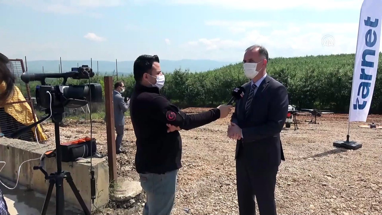 BURSA - Tarım Kredi Kooperatiflerinin ZİHA ile meyve bahçelerinde ilaçlama hizmeti tanıtıldı