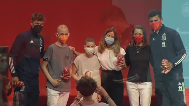 Acto solidario de la selección para la lucha contra el cáncer infantil