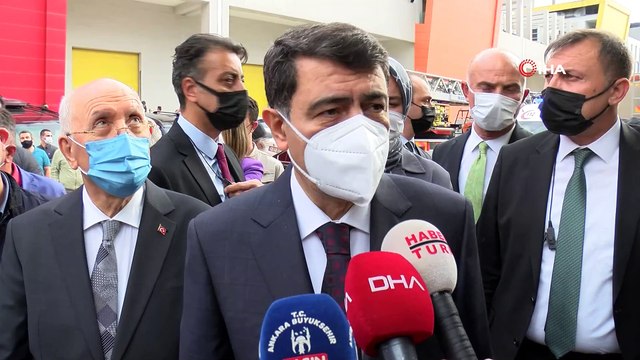 Ankara Valisi Vasip Şahin, Yenimahalle ilçesinde bulunan Ankara Ticaret Borsası İş Merkezinin alt katındaki dükkanlarda çıkan yangına ilişkin olay yerinde incelemelerde bulundu.