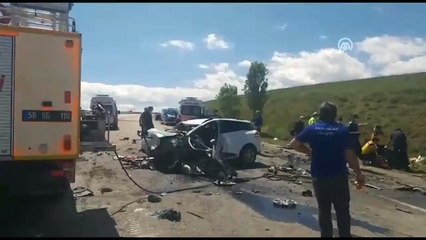 SON DAKİKA: Katliam gibi kaza! 9 ölü...