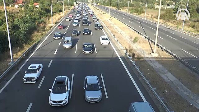 TEM Otoyolu'nda bayram trafiği