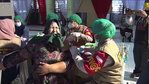 Kapolda Sumatera Utara Tinjau Vaksinasi Covid-19 Massal di Medan