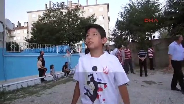 Otobüs duvarda asılı kaldı