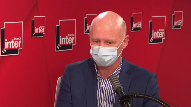 Stanislas Dehaene : Je récuse l'appellation les écrans , parce qu'il y a des usages extrêmement positifs, comme pouvoir continuer la classe ou le travail, et d'autres sont négatifs : lire sur un écran conduit à une moins bonne compréhension.