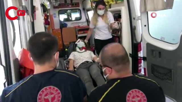 Kaldırımda yürürken başına merdiven düştü