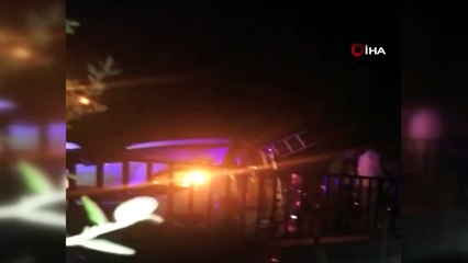 Otomobil kanala düştü: 3 yaralı- Kanaldaki yaralılar itfaiye ekipleri ve vatandaşlar tarafından çıkarıldı