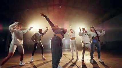Así es el videoclip de 'Juntos somos más', el debut como cantante de Lara Álvarez