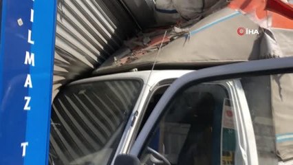 Freni boşalan kamyonet depoya girdi