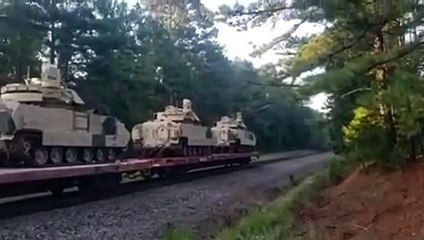 Deux wagons et 6 tanks oubliés à un passage à niveau