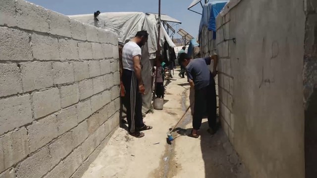 أوضاع صحية سيئة بسبب التلوث البيئي.. معاناة النازحين في مخيمات سوريا