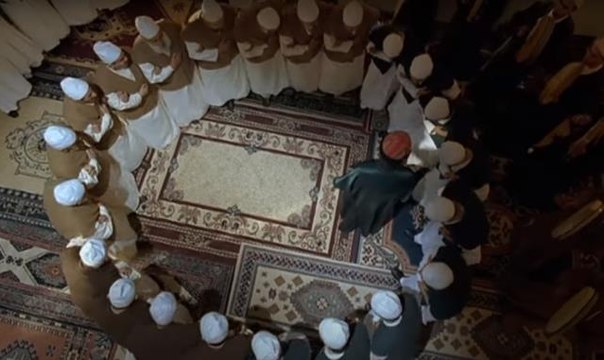 Necati Şaşmaz'ın zikir videosu, Kurtlar Vadisi Irak filmindeki sahneyi akıllara getirdi