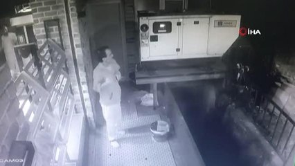 Son dakika haberleri | Avcılar'da balkonların çökme anı kamerada