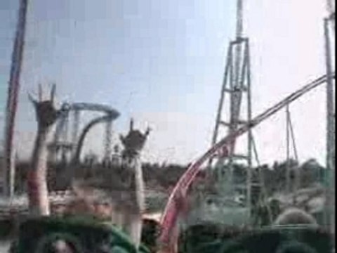 XCELERATOR montagne russe looping roller coaster