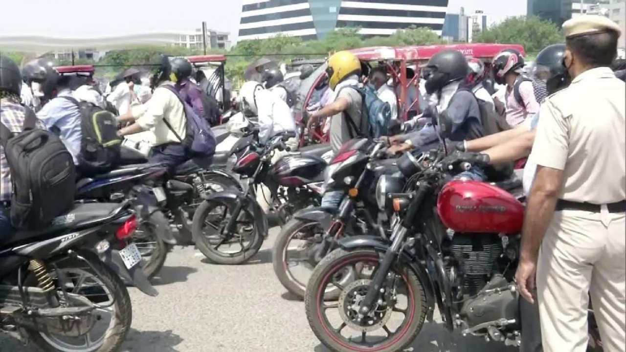 Decline in Corona cases, know Delhi's unlocking plan