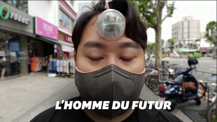 Invention géniale ou fléau? Un "troisième œil" pour marcher et regarder son smartphone dans la rue