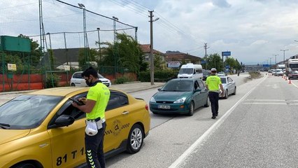 Emniyet kemeri takmayan 137 sürücü cezayı yedi