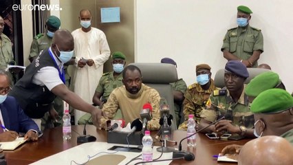 Parigi sospende temporaneamente le operazioni militari congiunte in Mali