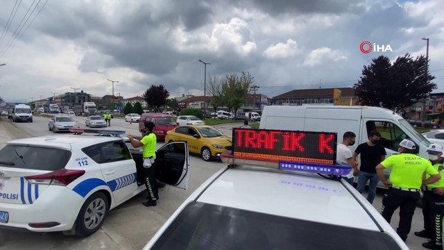 Emniyet kemeri takmayan 137 sürücü cezayı yedi