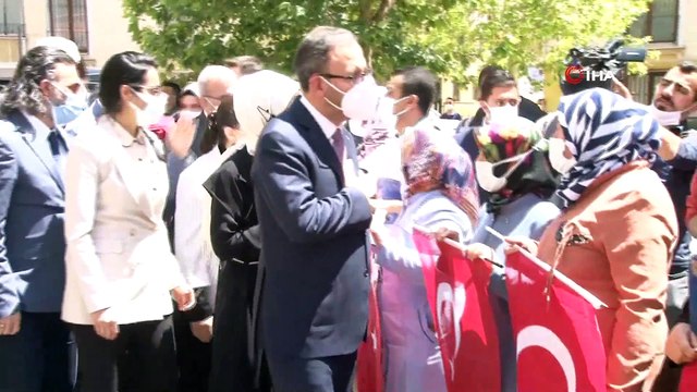 Bakan Kasapoğlu: 'Bu vatanın evlatlarına, analarına hiç kimsenin bu zulmü, çileyi yaşatma hakkı yoktur'