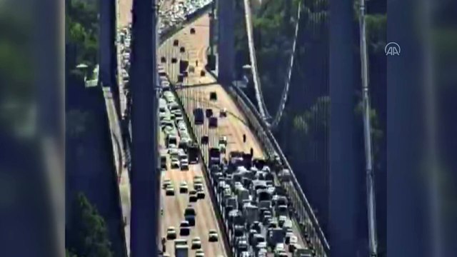 İSTANBUL - Fatih Sultan Mehmet Köprüsü'nde araç yangını