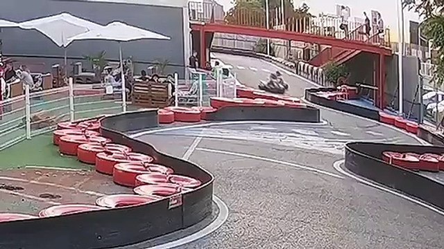 Spectaculaire accident karting à Madrid