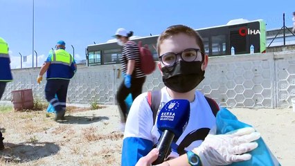 Bursa'da ilginç çevre eylemi...Denizden çıkardıklarıyla ahtapot yaptılar