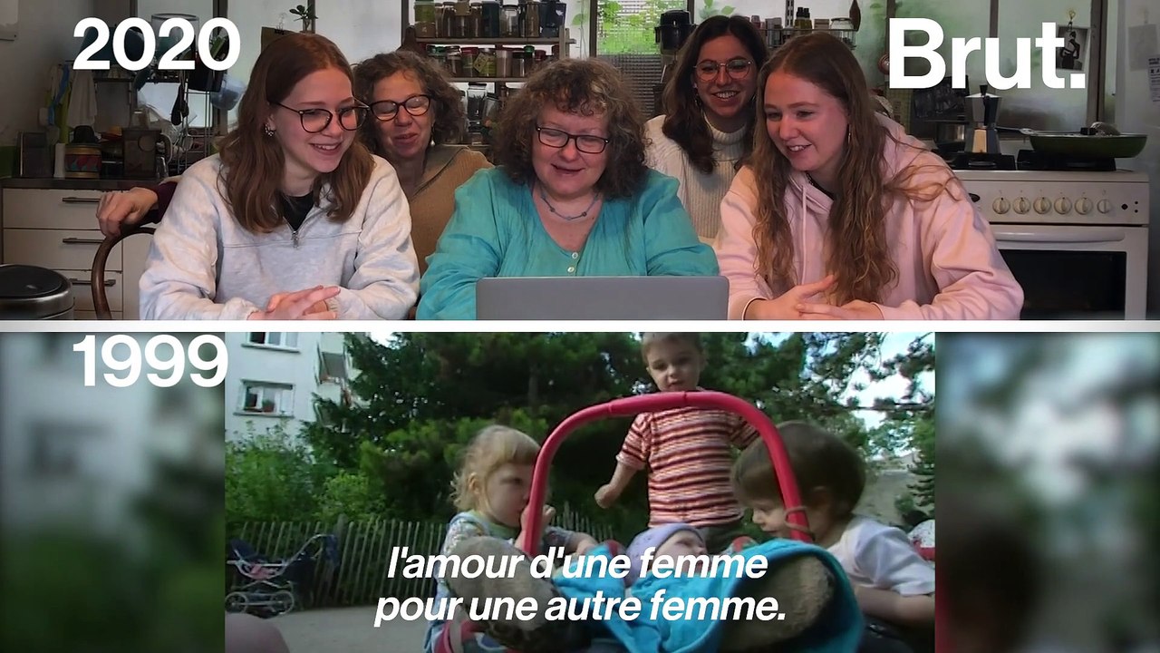 Carla, Marie-Laure et leurs trois filles, la première famille homoparentale de France