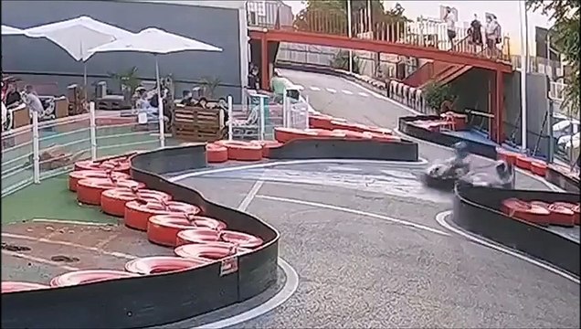 Un petit tour en karting qui aurait pu être dramatique... Pilotes très chanceux