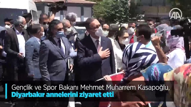 Gençlik ve Spor Bakanı Mehmet Muharrem Kasapoğlu, Diyarbakır annelerini ziyaret etti