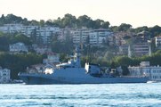 İngiliz savaş gemisi İstanbul Boğazı'ndan geçiş yaptı