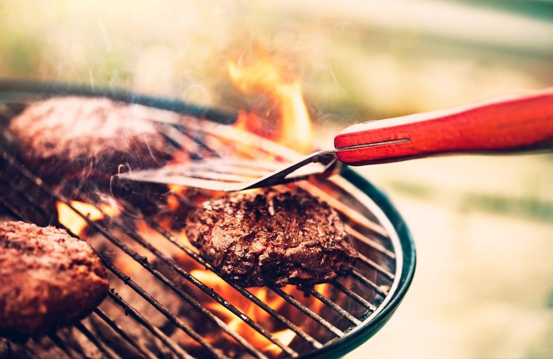 How To Pick the Right Charcoal For Your Summer Grilling