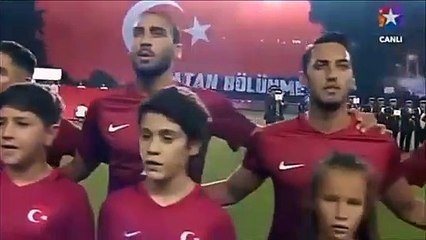 İstiklal Marşı sırasında Emre Mor'dan çirkin hareket