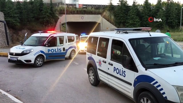 Boş arazide alkol alan şahıslar polis ekiplerine saldırdı: 9 gözaltı
