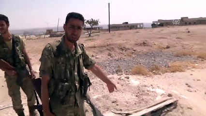 Mehmetçiği gören DAEŞ'li teröristler bu deliklerden kaçtı