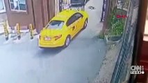 Taksi sürücüsü köpeği ezip kaçtı