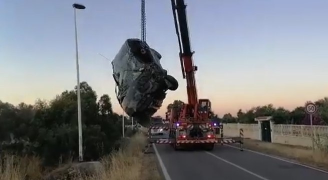 Quartu Sant'Elena (CA) - Auto vola fuori strada: 4 giovani feriti (08.06.21)