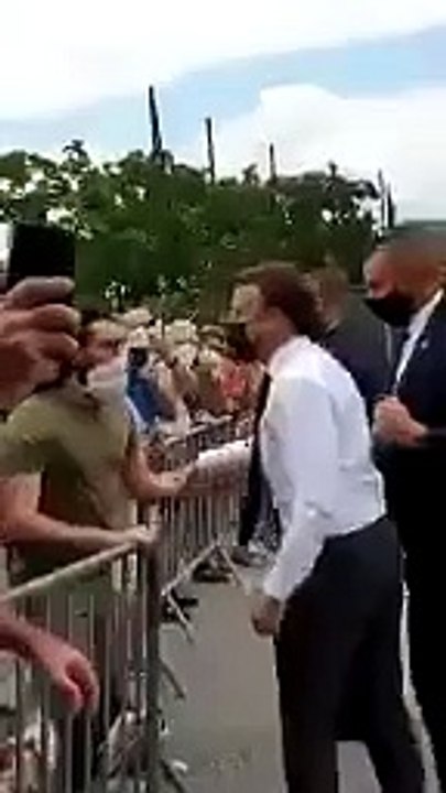 Fransa Cumhurbaşkanı Macron'a tokatlı saldırı