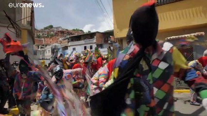 شاهد: إحياء احتفال تقليدي في فنزويلا رغم القيود المرتبطة بكوفيدـ19 والأزمة الاقتصادية