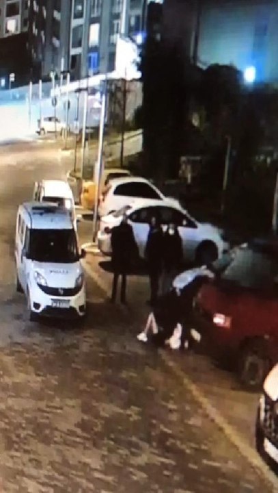 Son dakika haberleri: ESENYURT'TA POLİSİN KADINA DARP GÖRÜNTÜLERİ... İSTANBUL EMNİYET MÜDÜRLÜĞÜ AÇIKLAMA YAPTI