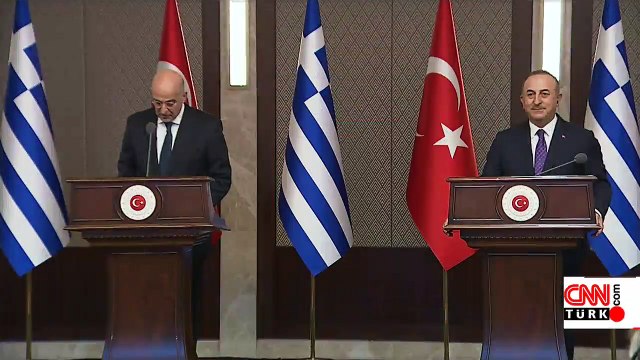 Yunan Bakan Dendias o kucaklaşmayı anlattı