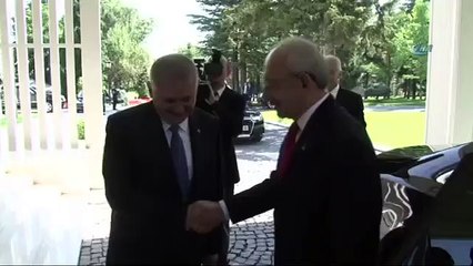 Başbakan muhalefet liderleriyle görüştü