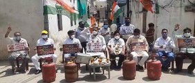 महंगाई के विरोध में केंद्र सरकार के खिलाफ कांग्रेस का प्रदेश भर में धरना प्रदर्शन