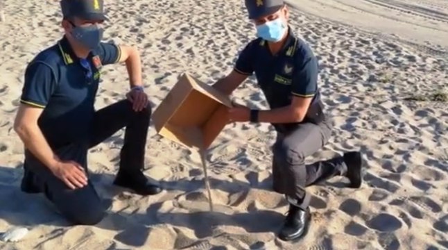 Sardegna - Cento chili di sabbia rubata tornano nelle spiagge (05.06.21)