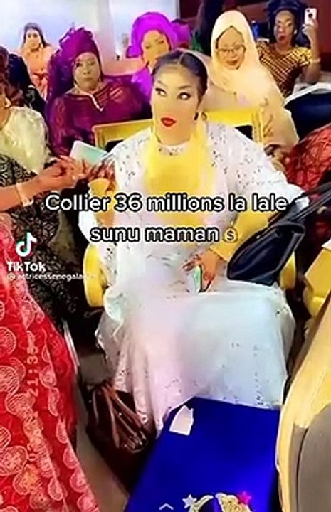 Porte un collier à 36 millions