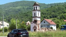 KONJEVİC POLJE - Boşnak nine Orloviç'in bahçesine izinsiz yapılan Ortodoks kilisesi yıkıldı