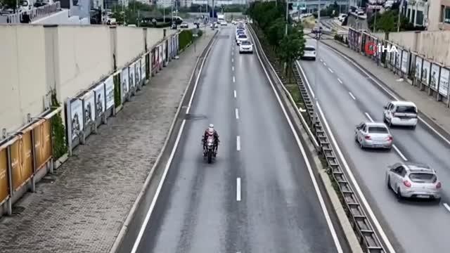 Beyoğlu'nda geniş kapsamlı asayiş denetimi: 45 şüpheli yakalandı